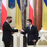 [Zdjęcie: Prezydenci Andrzej Duda i Wołodymyr Zełenski podczas podpisania wspólnej deklaracji w Kijowie 12.10.2020 r.; Hennadii Minchenko/Zuma Press/Forum]